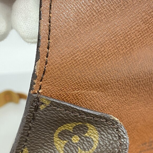 LOUIS VUITTON Brown Monogram Shoulder Bag - Picture 7 of 15